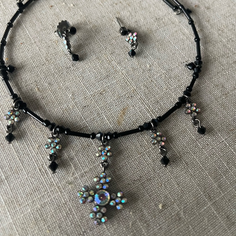 Lia Sophia Black Wire Choker and Earrings - Picture 2 of 4